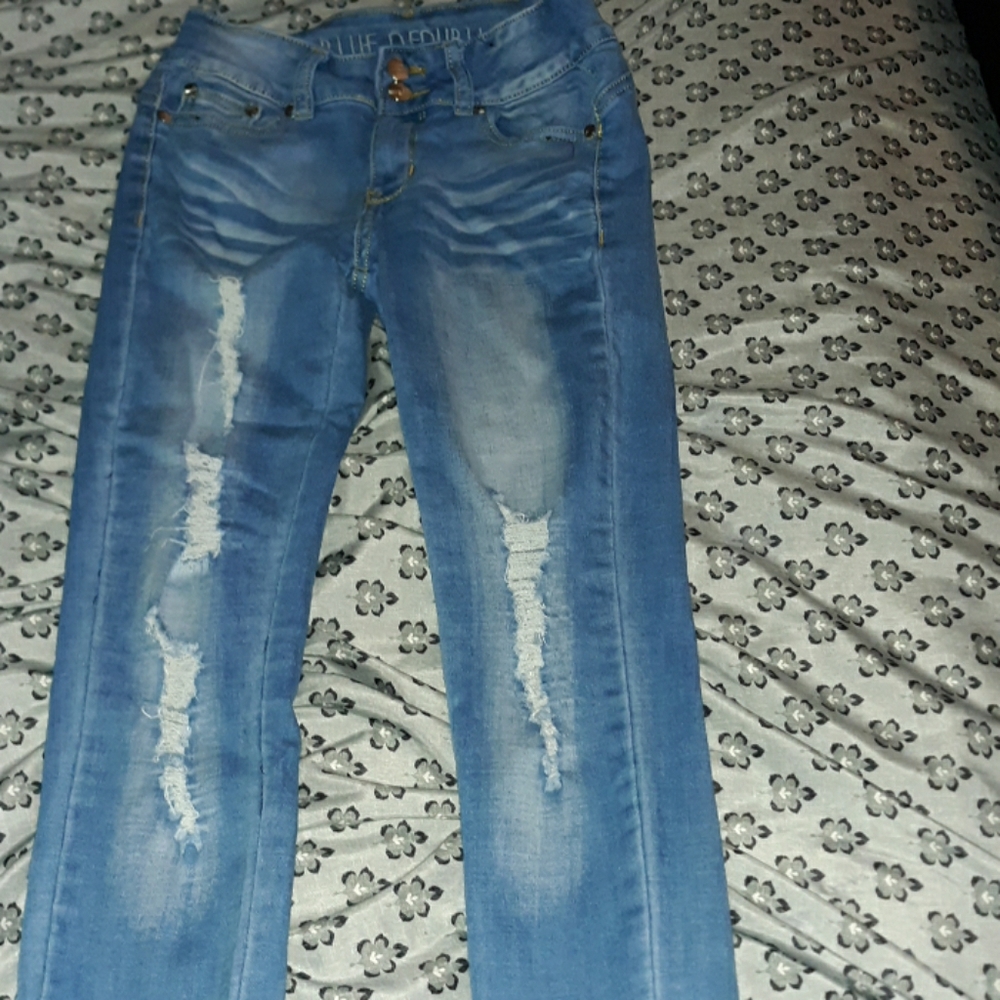 Light blue ripper jeans 💜